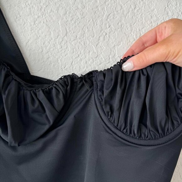 Princess Polly black capcut sleeve corset top🕊️🖤✨ - Picture 7 of 8